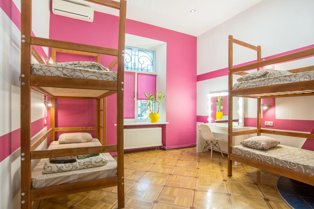 Hostel Berloga Odesa Exterior foto